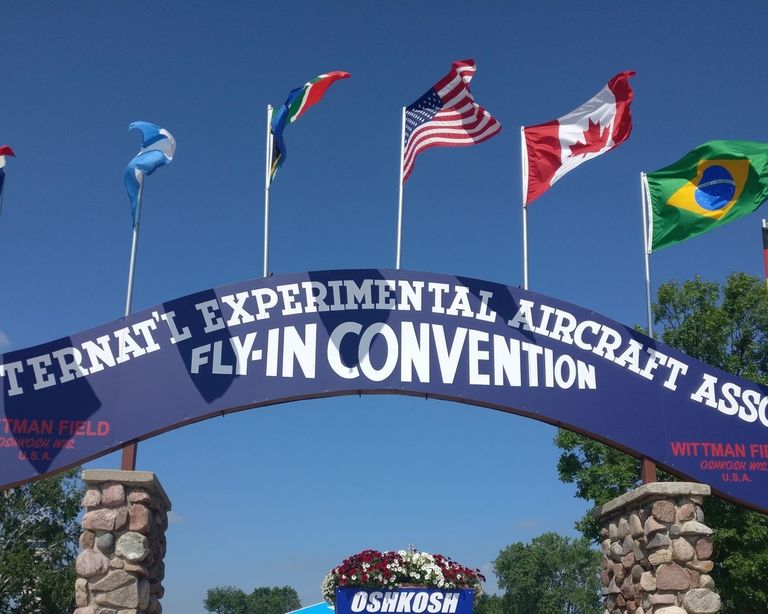 Air Venture Entrance Banner web