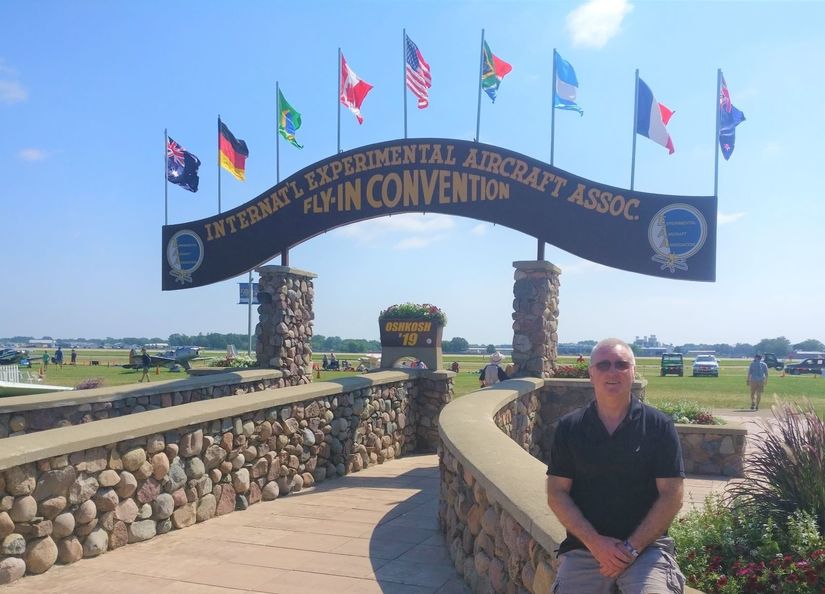 Oshkosh entrance banner with Dave Limmer web