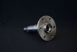 Output shaft with integrated propeller flange